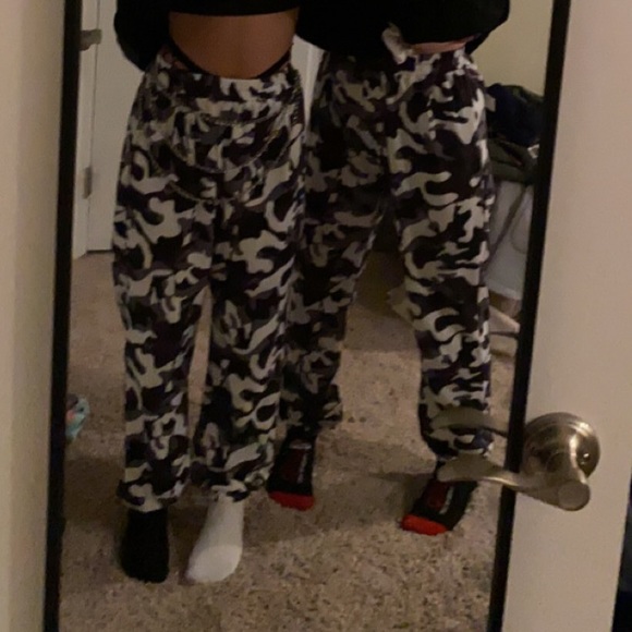 M black and white camo joggers - Picture 4 of 4